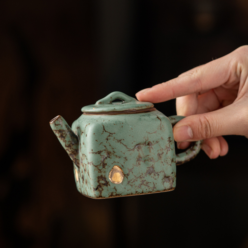 Set de ceai Kung Fu din ceramică Dunhuang, pentru două persoane – ceainic și două cești, într-o cutie cadou elegantă