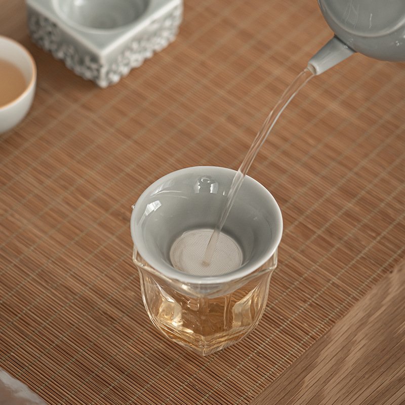 Filtru de ceai din porțelan integral, stil japonez, glazură Ice Grey cu model Lake Stone, filtru alb pentru ceai