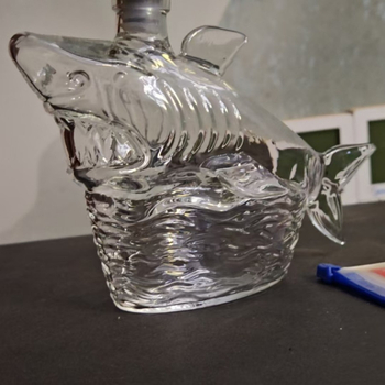 Set decantator din sticlă pentru whiskey cu motiv rechin