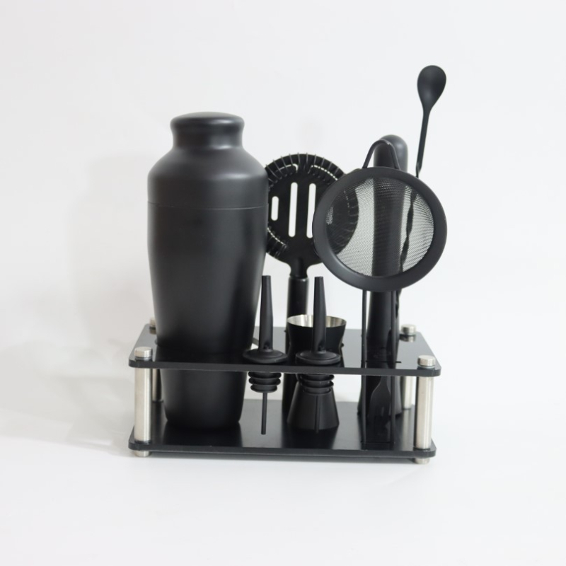 Set de 9 piese pentru cocktailuri, din acrilic negru: shaker, filtru pentru gheață, strecurător și ceașcă de măsurare