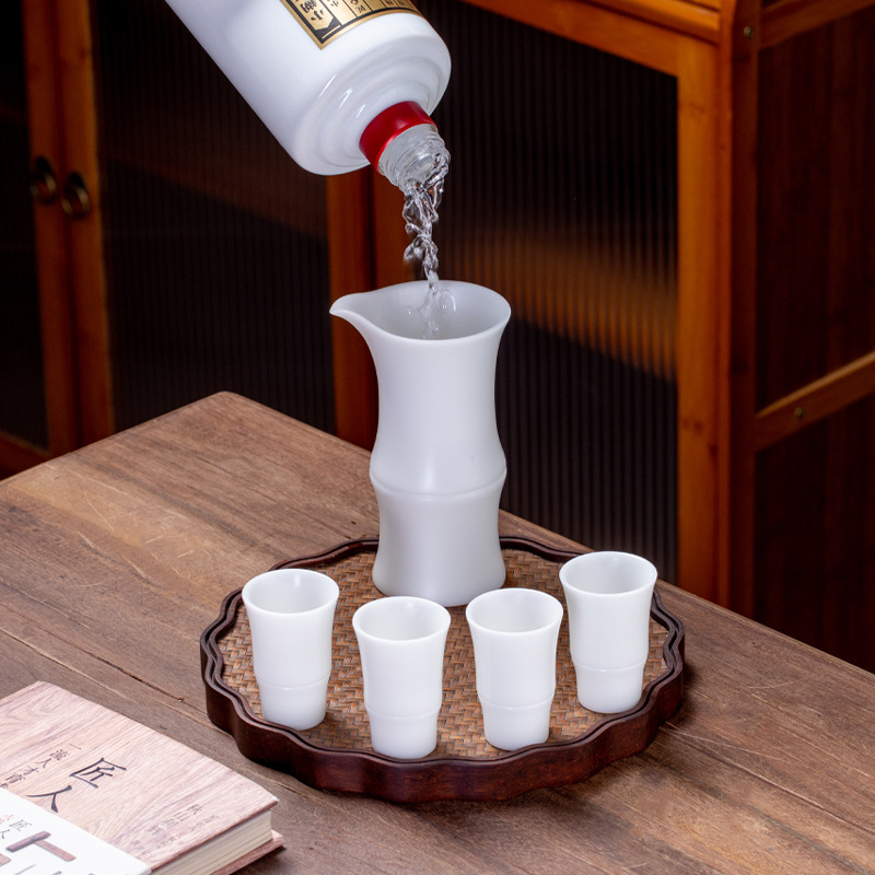 Set porțelan pentru băuturi pentru barul de acasă, dozatoare de lichior Wuliangye și Maotai, finisaj ceramic în stil chinezesc nou
