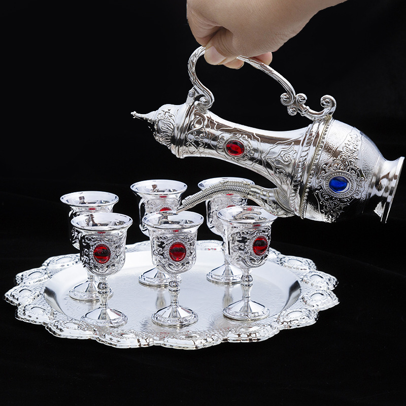Set de vin în stil european, cu pietre decorative, tavă, recipient metalic și patru pahare, în cutie cadou