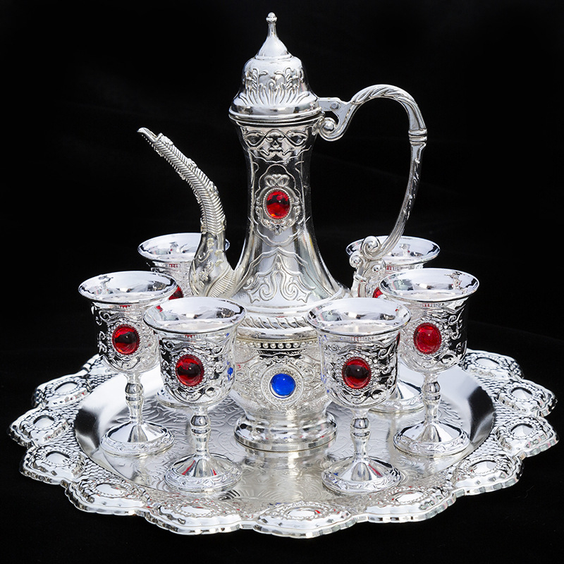 Set de vin în stil european, cu pietre decorative, tavă, recipient metalic și patru pahare, în cutie cadou