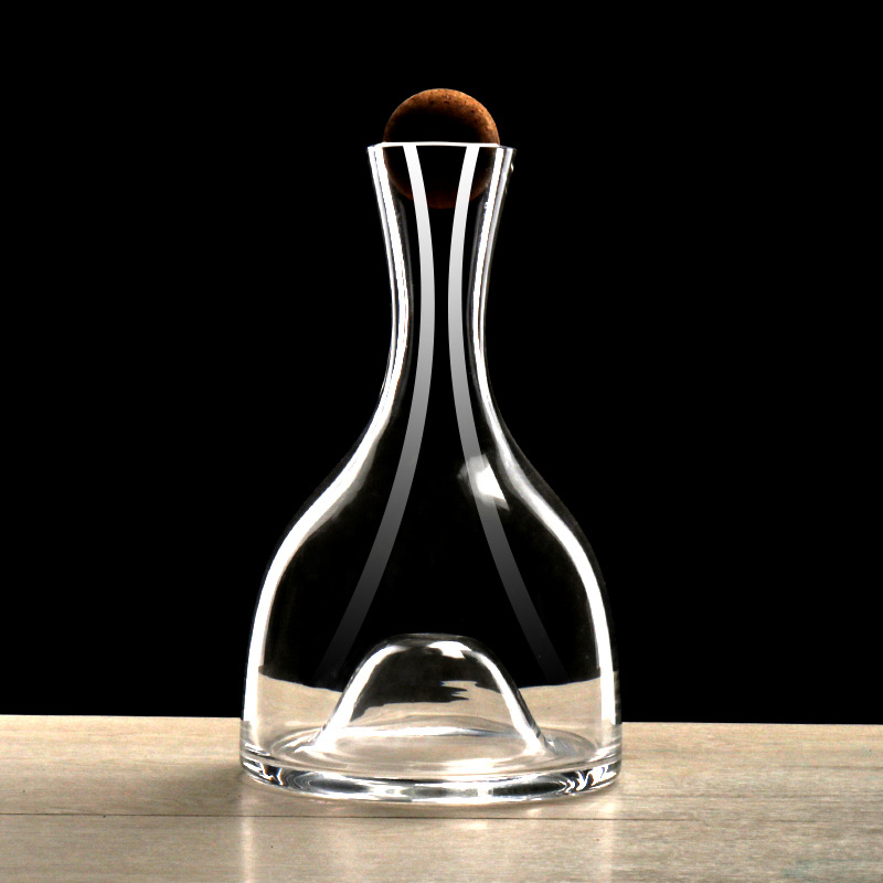 Decantor din cristal, lucrat manual, cu fund concav și gură plată, pourer pentru vin cu dop și logo imprimat