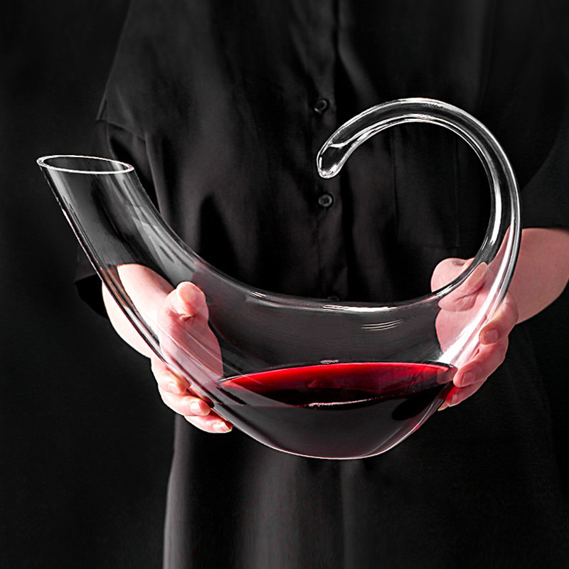 Decantator din sticlă cristal pentru vin roșu, 1000 ml, design modern minimalist, motiv Scorpion