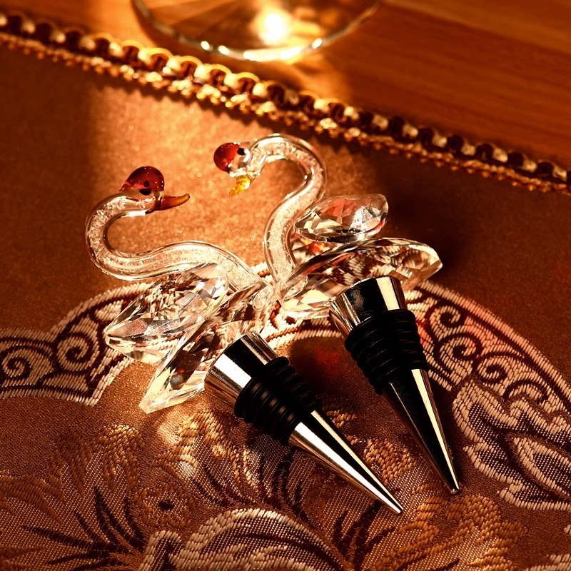 Dop de vin din cristal, în formă de lebădă, cu diamant – sigilare vacuum, design luxos