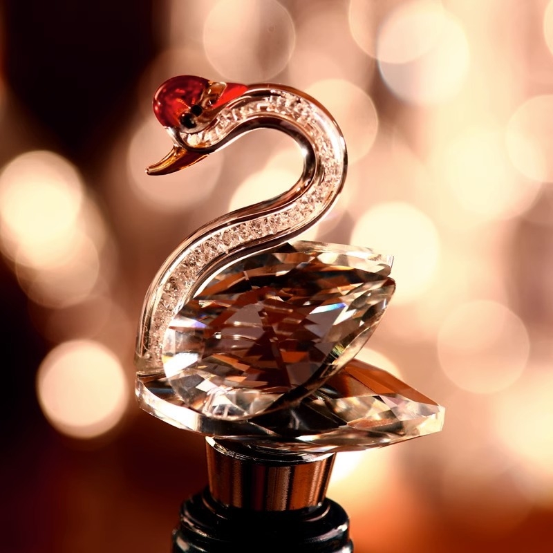 Dop de vin din cristal, în formă de lebădă, cu diamant – sigilare vacuum, design luxos