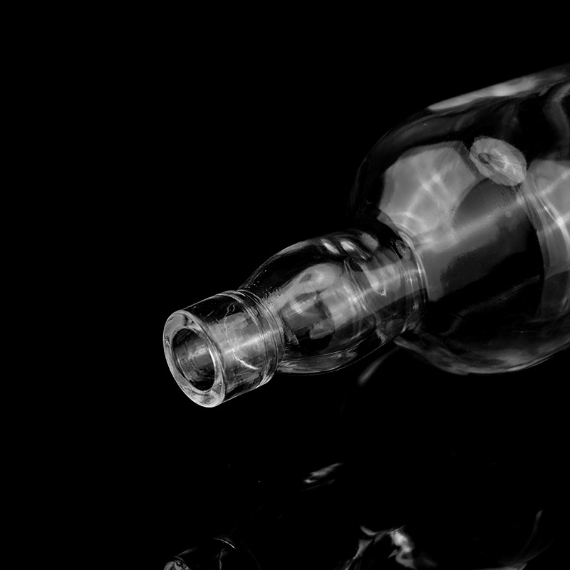 700 ml cilindrična boca od kristalno bijelog stakla za whisky, brandy, vino i votku s drvenim čepom – prazna boca