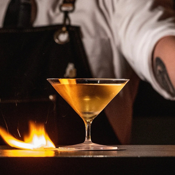 Kimura în stil japonez: pahar de cocktail cu picior scurt, formă triunghiulară, ultra-subțire, 101–200 ml, cristal.