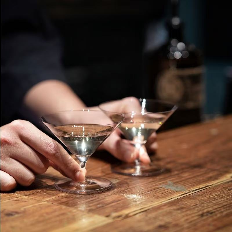 Kimura în stil japonez: pahar de cocktail cu picior scurt, formă triunghiulară, ultra-subțire, 101–200 ml, cristal.