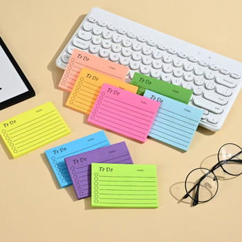 Planificator din hârtie neon, cu linii orizontale, pagini în culoare solidă și note adezive multicolore