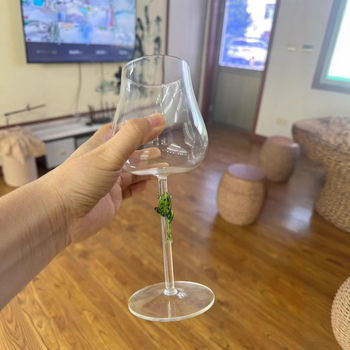 Pahar de vin din sticlă borosilicat, colorat, pictat manual, transparent, design modern minimalist, capacitate 201–300 ml