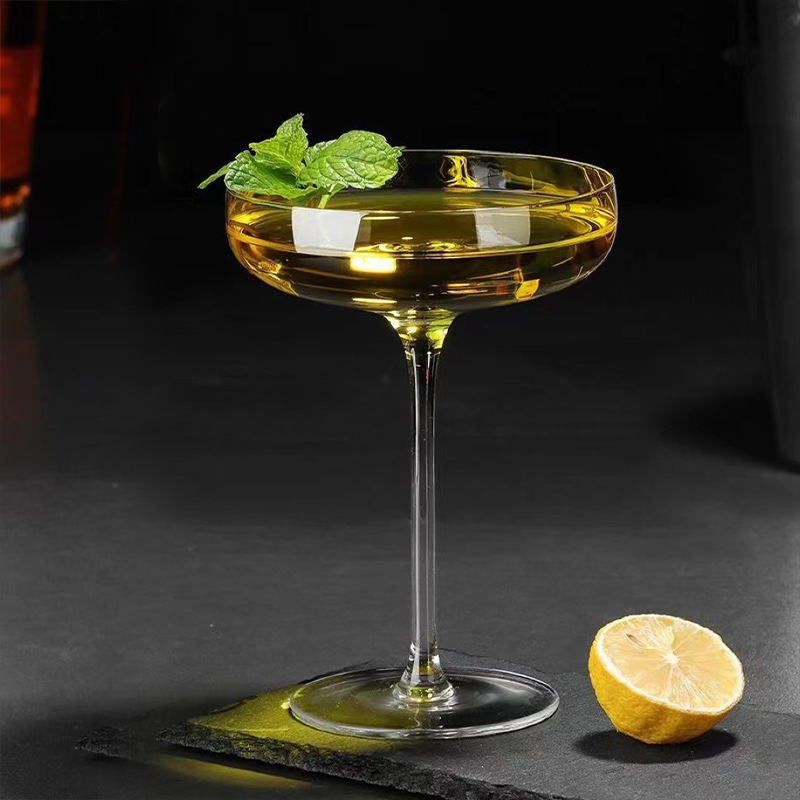 Pahar plastic pentru cocktailuri, pahar înalt pentru Margarita și Martini, design modern și creativ