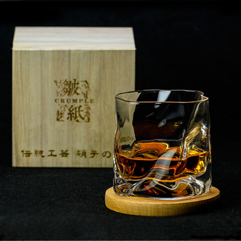 Pahar de vin din cristal în stil Edo Kiriko — design cu hârtie creponată, ediție limitată, 201–300 ml