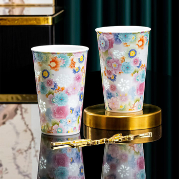 Pahar din porțelan multicolor, elegant pentru băuturi: cola, lapte și cafea – uz casnic, cu mâner