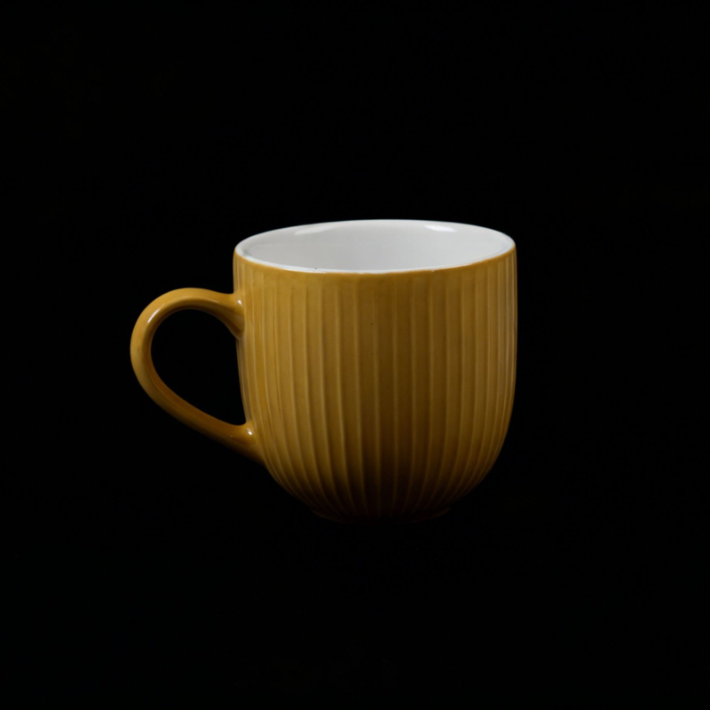 Cană ceramică cu relief sub formă de dungi verticale, în stil nordic minimalist, pentru casă și birou – cană de cafea.