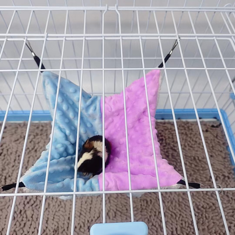 Topli dvostruko složeni četverosezonski hamak za mala kućna ljubimca: papiga, guinejska svinja i hamster.