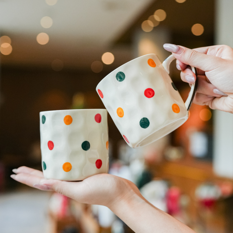 Cană ceramică pictată manual cu buline pentru uz casnic, cană de cafea pentru cupluri