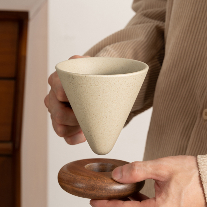 Căniță de cafea ceramică în stil retro, lux, cu farfurie – set pentru uz casnic