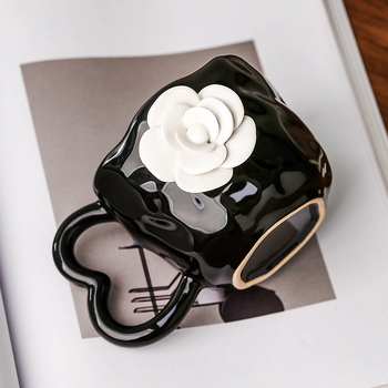Ceașcă de cafea din porțelan lucrată manual, cu farfurioară, model floral, stil nordic
