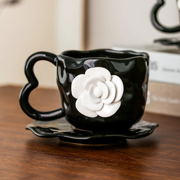 Ceașcă de cafea din porțelan lucrată manual, cu farfurioară, model floral, stil nordic