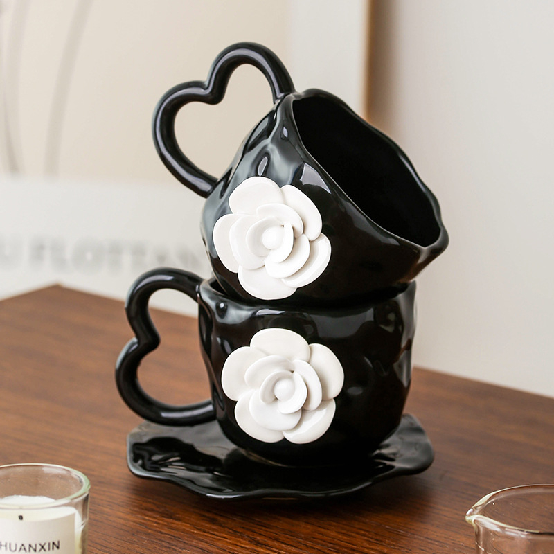 Ceașcă de cafea din porțelan lucrată manual, cu farfurioară, model floral, stil nordic