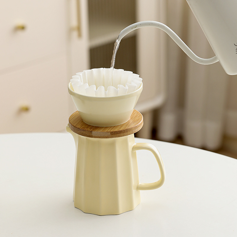 Set ceramic de cafea cu stil retro pentru preparare manuală: ibric de cafea, ceașcă de filtru, cană pentru partaj, râșniță de cafea și accesorii