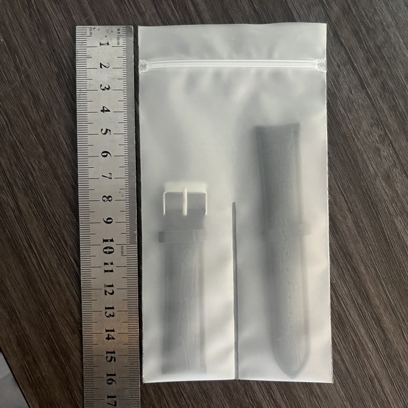 Pungă de ambalaj pentru ceas din CPE, mată, universală, cu design translucid în model pătrat, închidere cu fermoar, imprimare logo disponibilă
