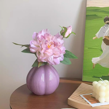 Bujor mov artificial - ornament ceramic pentru sufragerie, decor de birou