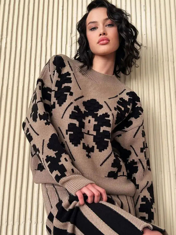 Női oversized pulóver jacquard kötésben, laza szabású