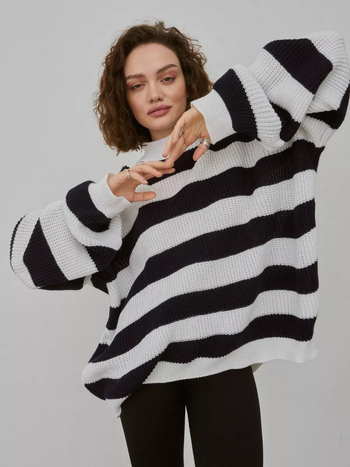 Női oversized csíkos kötött kapucnis pulóver