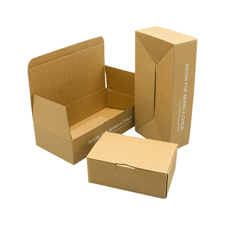 Carton personalizat direct din fabrică pentru haine, lenjerie și accesorii; cutie cu capac rabatabil și bază cu închidere, imprimare logo