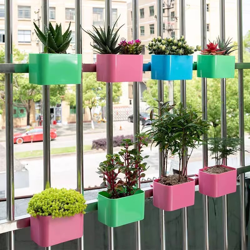 Ghiveci montat pe perete pentru balcon — porțelan glazurat monocrom, cu bază, pentru iederă, plante verzi și suculente