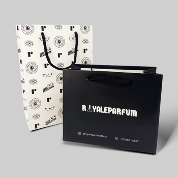 Geantă de hârtie personalizată cu mâner pentru vânzarea cu amănuntul a îmbrăcămintei – pungă de cadouri pentru cumpărături (21x16x8 cm)