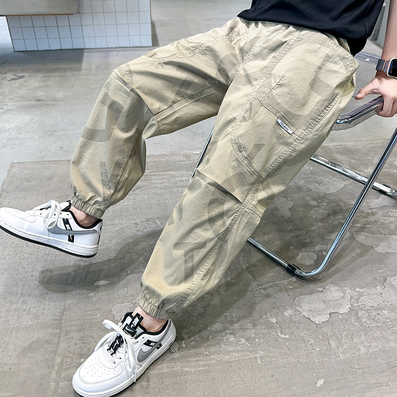 Fiúknak nyári ice-silk nadrág, kamufláž mintás, könnyű, casual stílus, elasztikus derekú