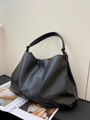 Mekana torbica od kože prvog sloja, crossbody s jednim remenom, velika kapaciteta za putovanja, ženski svakodnevni stil.