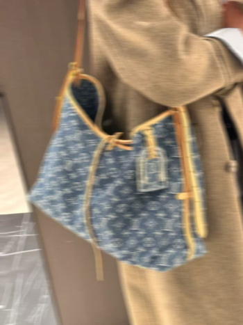 Plava denim crossbody torba za žene, minimalistički dizajn, visoka kvaliteta