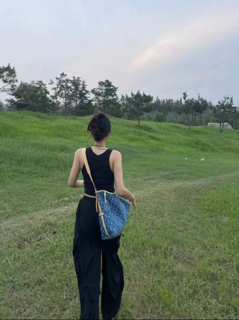 Plava denim crossbody torba za žene, minimalistički dizajn, visoka kvaliteta