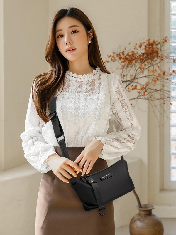 Crna vodootporna crossbody torba od Oxford platna za mlade žene – svakodnevna praktičnost, ulični stil, dumpling oblik