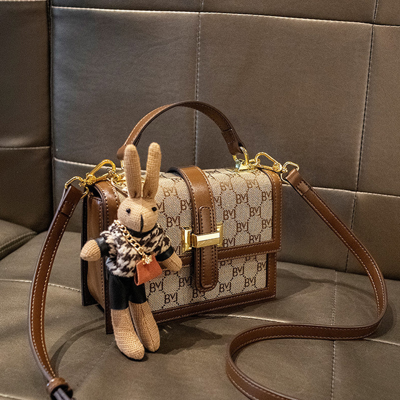 2022 nova ženska PU crossbody torba, mala kvadratna torba za zimu, elegantan gradski stil