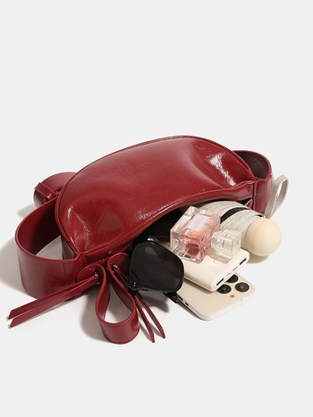 Crvena vintage dumpling mini torbica za ramenu, za žene, crossbody, stil Saddle bag
