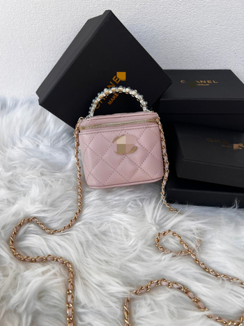 Mini torbica s lančanim okvirom i perlatom drškom, ogledalo, pretinac za ruž, na rame ili crossbody, PU materijal, proljeće 2025