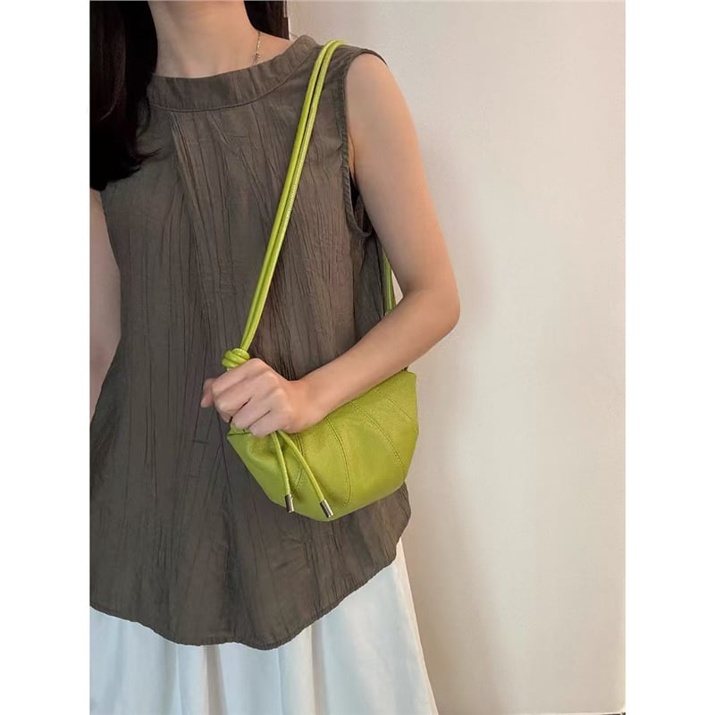 Torba Tote u avokadoj boji, croissant stil torba, nišni dizajn, korejska sedlovna torba, moderna i svestrana