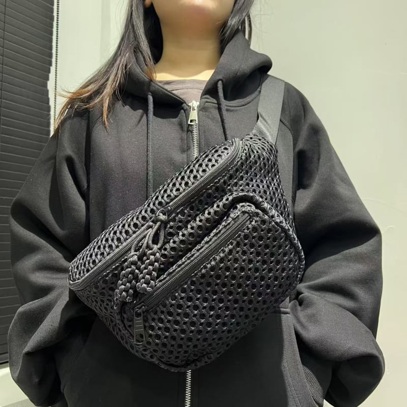 Ženska mrežasta lagana sedla torbica s više džepova, kompaktna crossbody torba od najlona