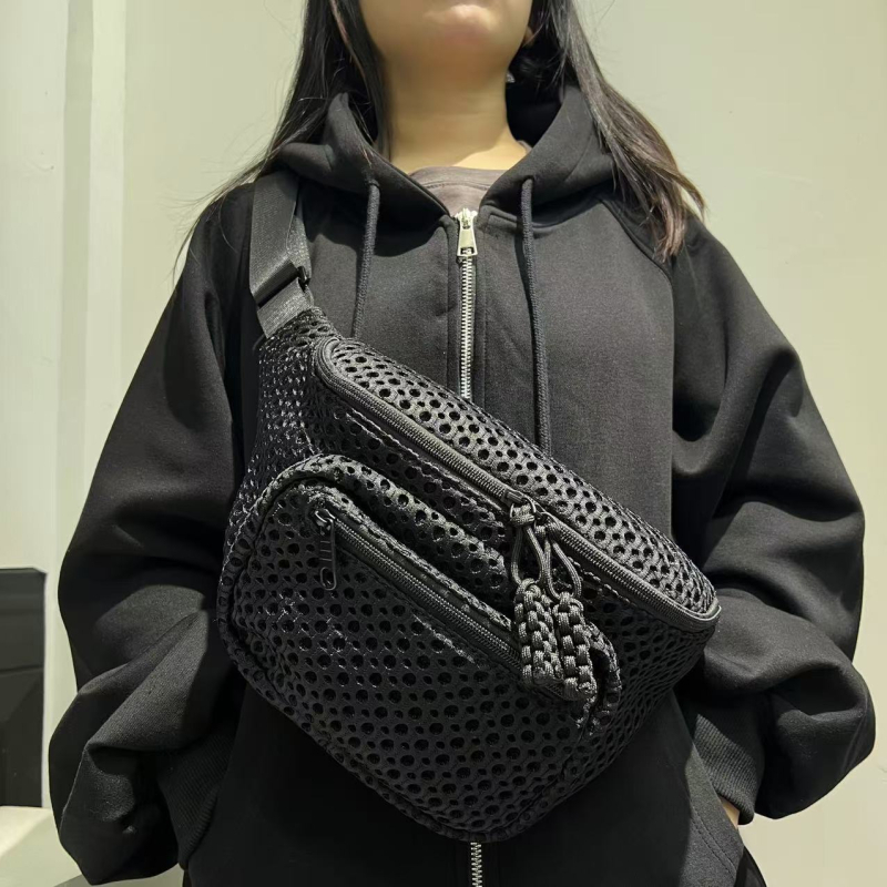 Ženska mrežasta lagana sedla torbica s više džepova, kompaktna crossbody torba od najlona