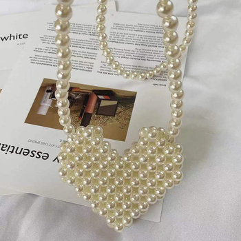 Ručnoručno izrađena torbica u obliku srca s perlama, mini crossbody novčanik, pletena i svježa