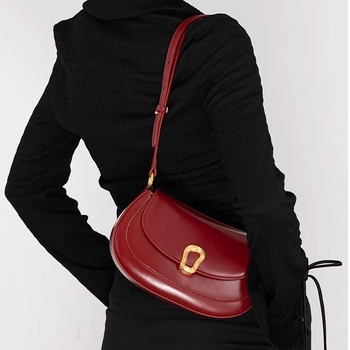 Retro crvena sedlasta torbica s crossbody remenom, elegantna za svakodnevnu uporabu ili svadbene prilike, model 2025
