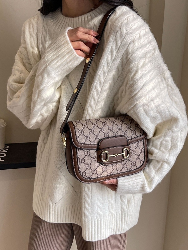 Retro inspirirana torbica ispod pazuha, ljetni model 2026, svestrana crossbody torba s visokim dojmom kvalitete
