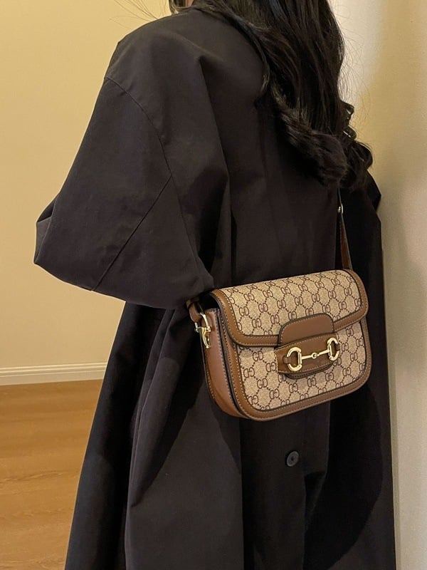 Retro inspirirana torbica ispod pazuha, ljetni model 2026, svestrana crossbody torba s visokim dojmom kvalitete