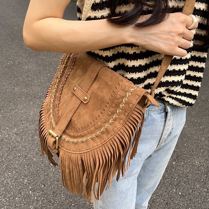Ženska velúr torbica s resicama, crossbody, retro boemski etnički stil